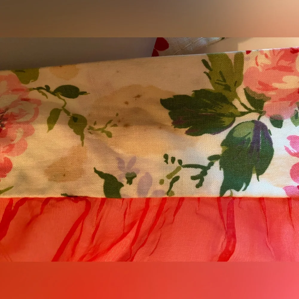 Vintage Red Black and Floral Print Waist Tie Apron With Pocket